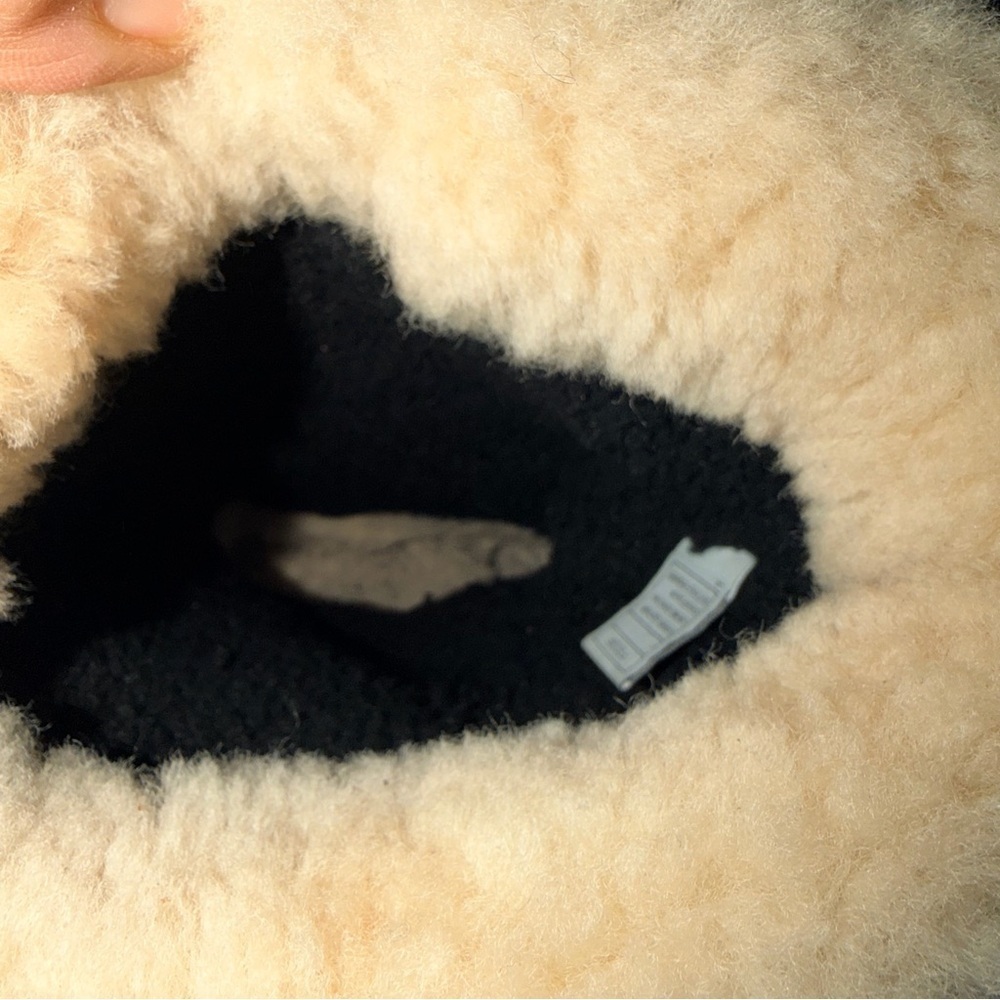 UGG Suede Leather Winter Boots - Picture 8 of 9